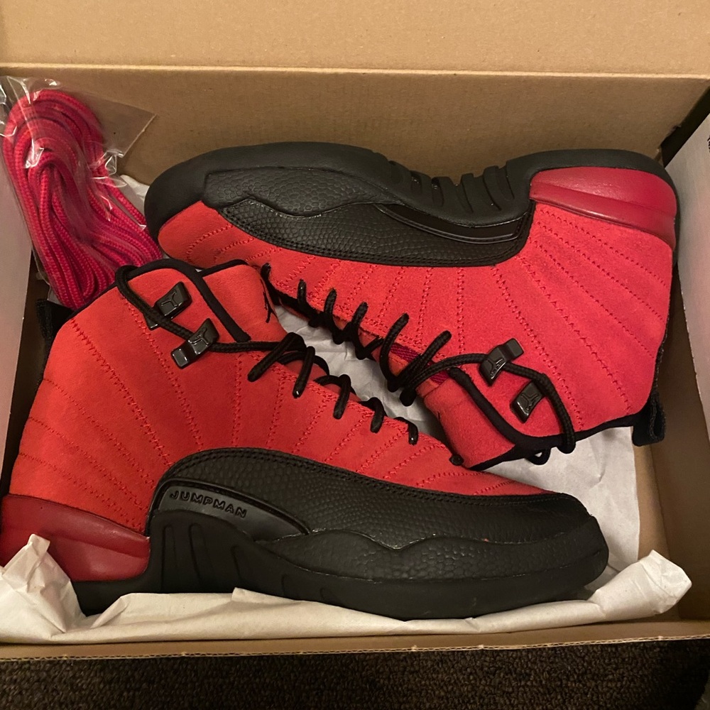 Air Jordan Retro 12s “Reverse Flu Game” - Picture 10 of 14